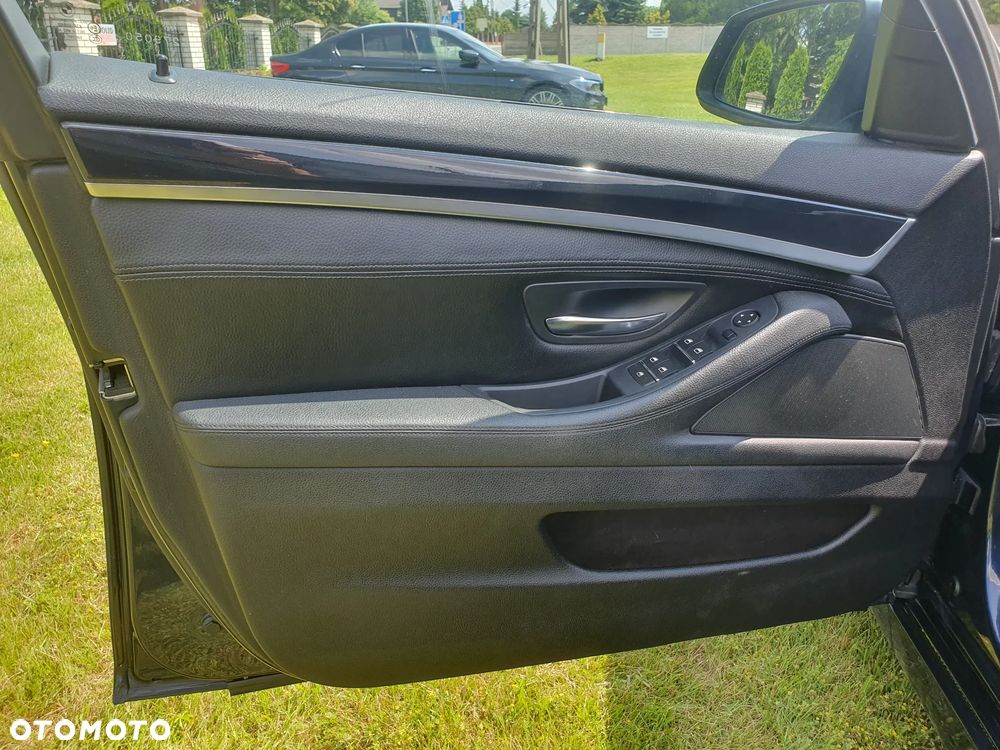 BMW Seria 5 520d - 22