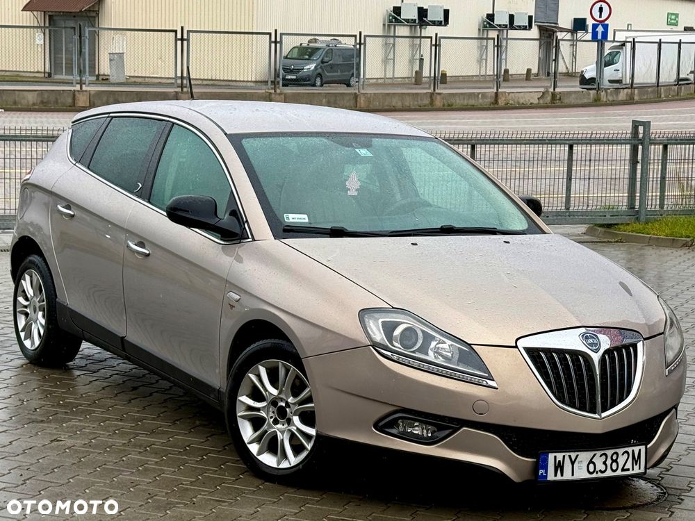 Lancia Delta 1.6 MJ Platino - 14
