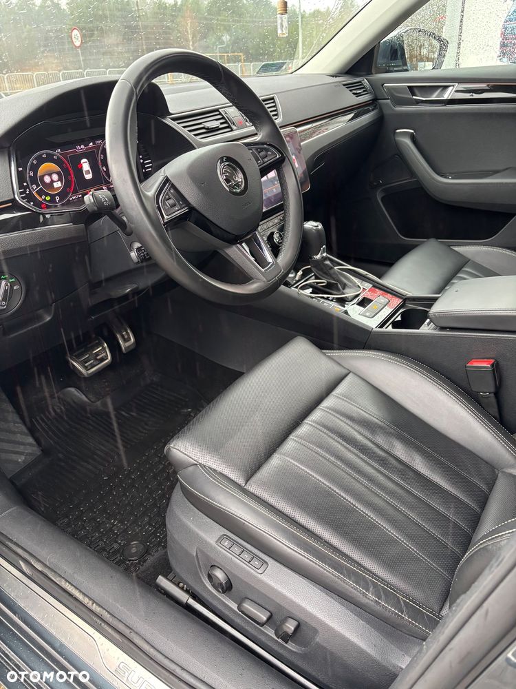 Skoda Superb 2.0 TDI SCR 4x4 L&K DSG - 8