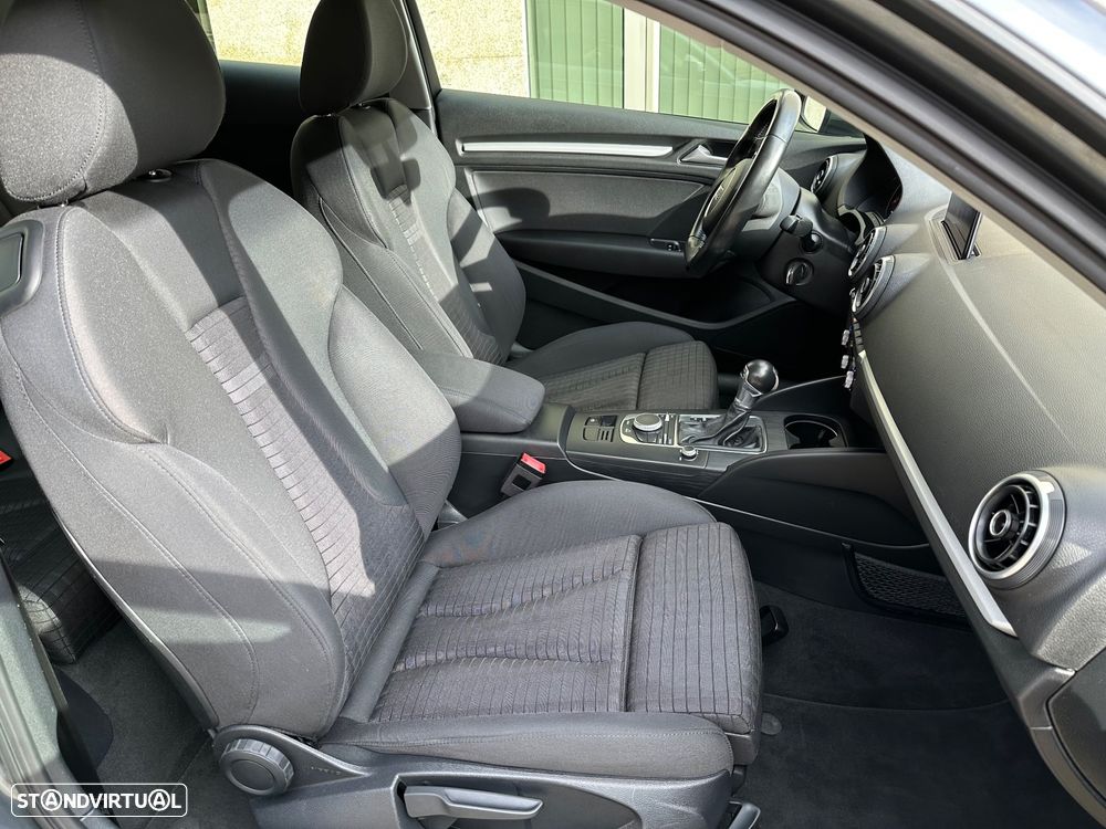 Audi A3 1.6 TDI Sport S tronic - 20