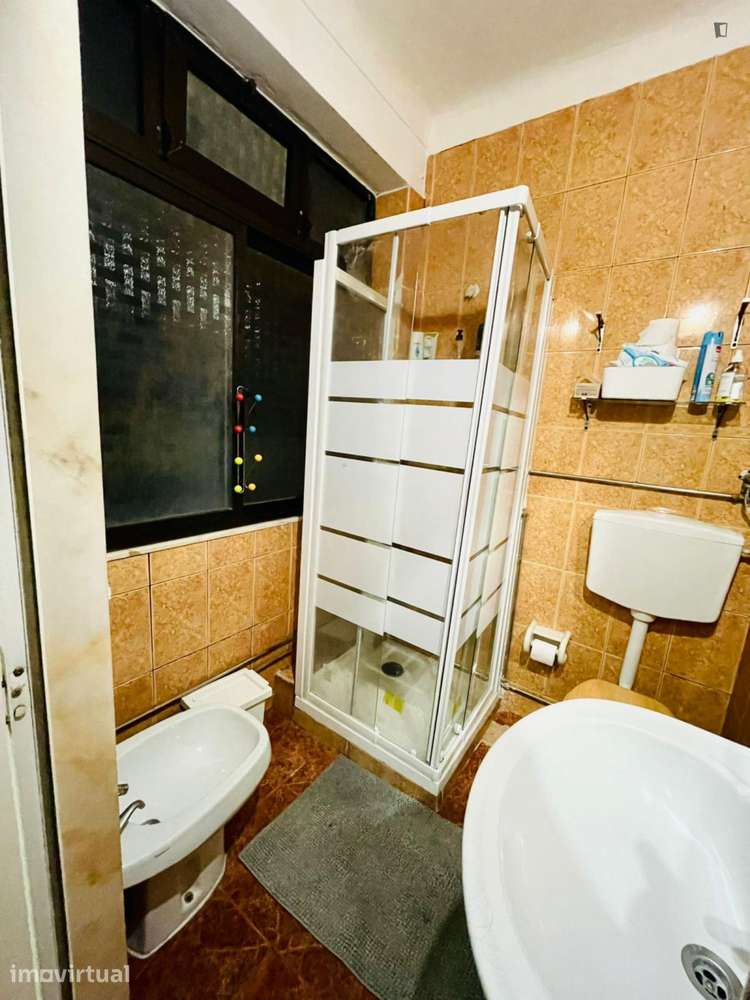 Quarto - localizado em Bairro Alto Lisbon - Grande imagem: 2/6
