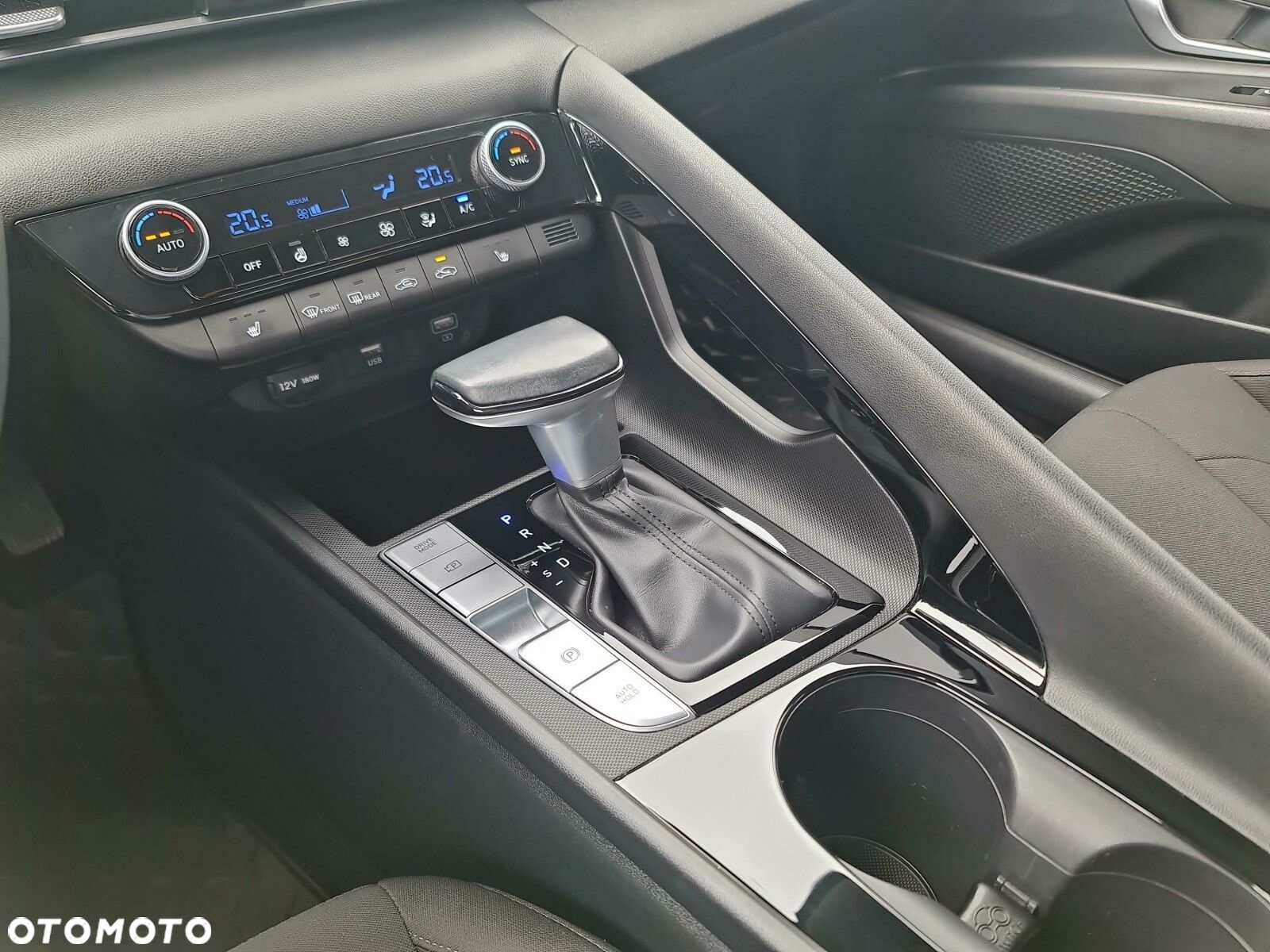 Hyundai Elantra 1.6 Smart CVT - 23