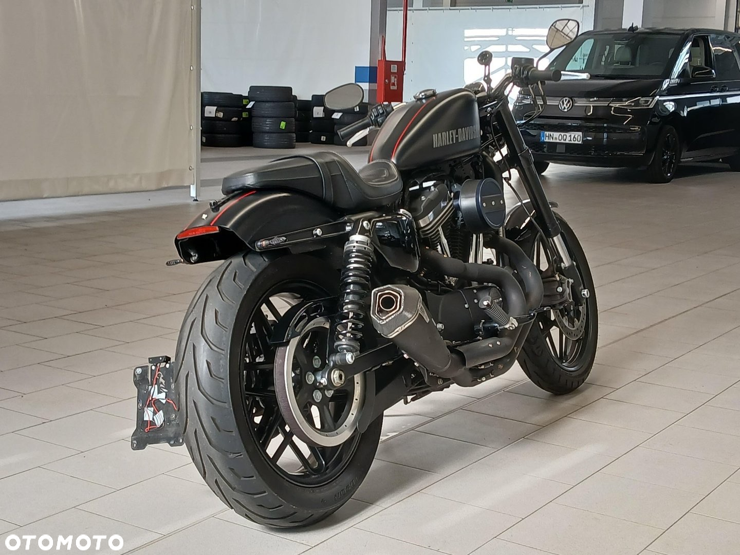 Harley-Davidson Sportster Roadster 1200R - 3
