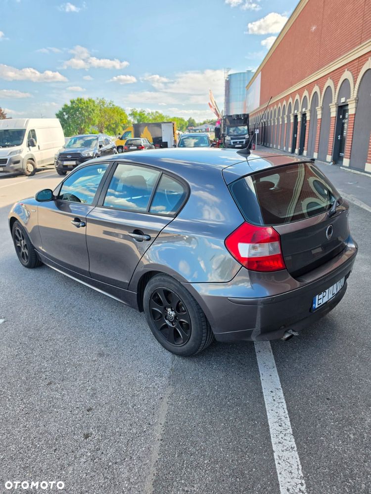 BMW Seria 1 120i - 12
