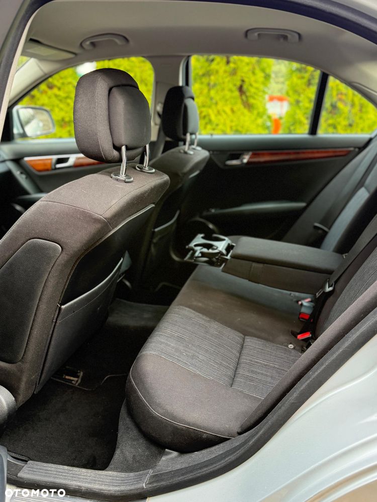 Mercedes-Benz Klasa C 220 CDI Avantgarde - 11