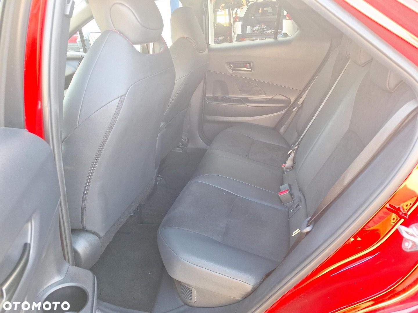 Toyota C-HR - 14