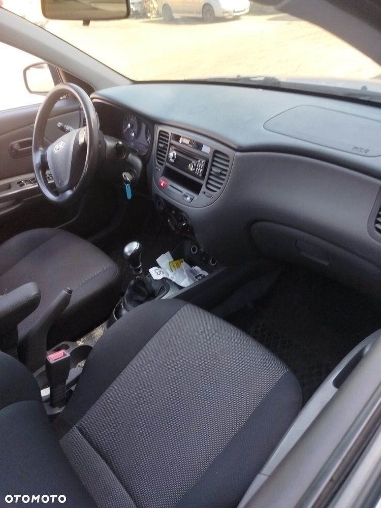 Kia Rio na części. - 4