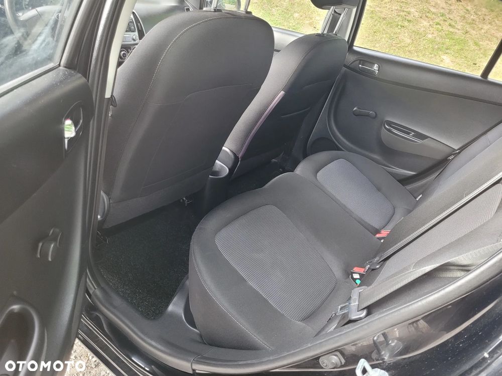 Hyundai i20 1.2 Fifa World Cup Edition - 13