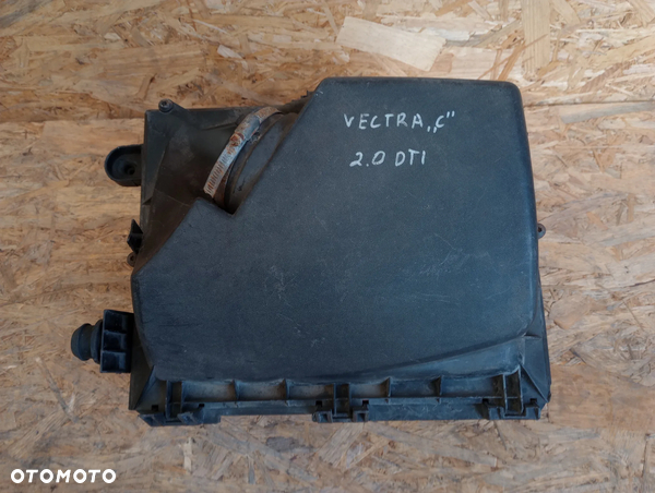 Opel Vectra C 2.0 DTI Obudowa Filtra Powietrza