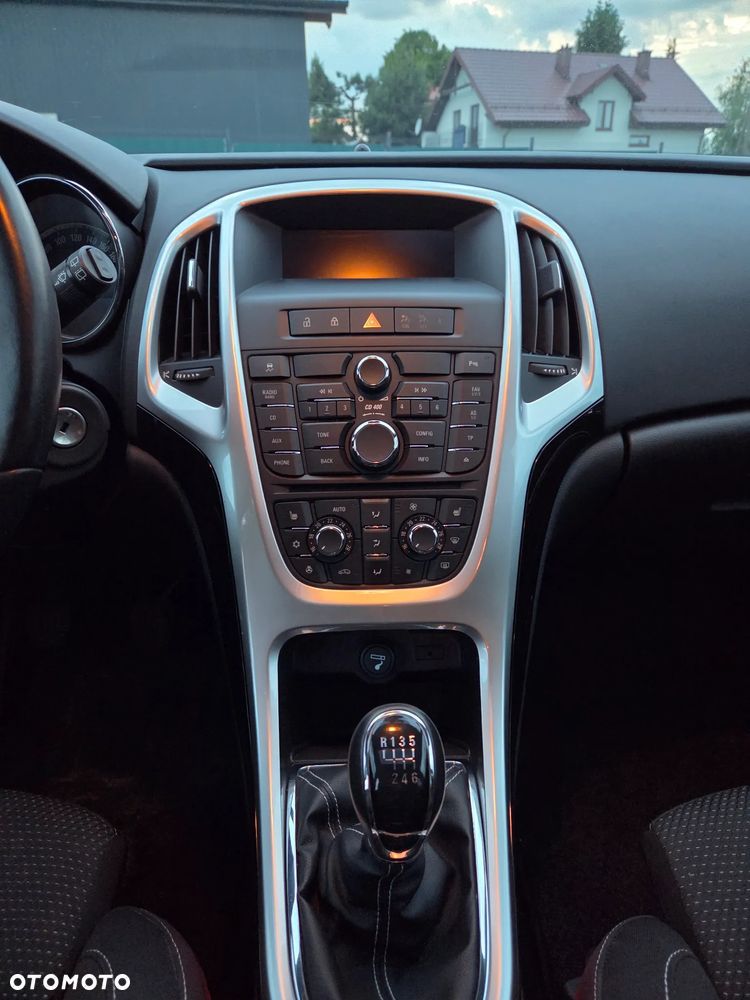Opel Astra 1.6 Turbo Sport - 30