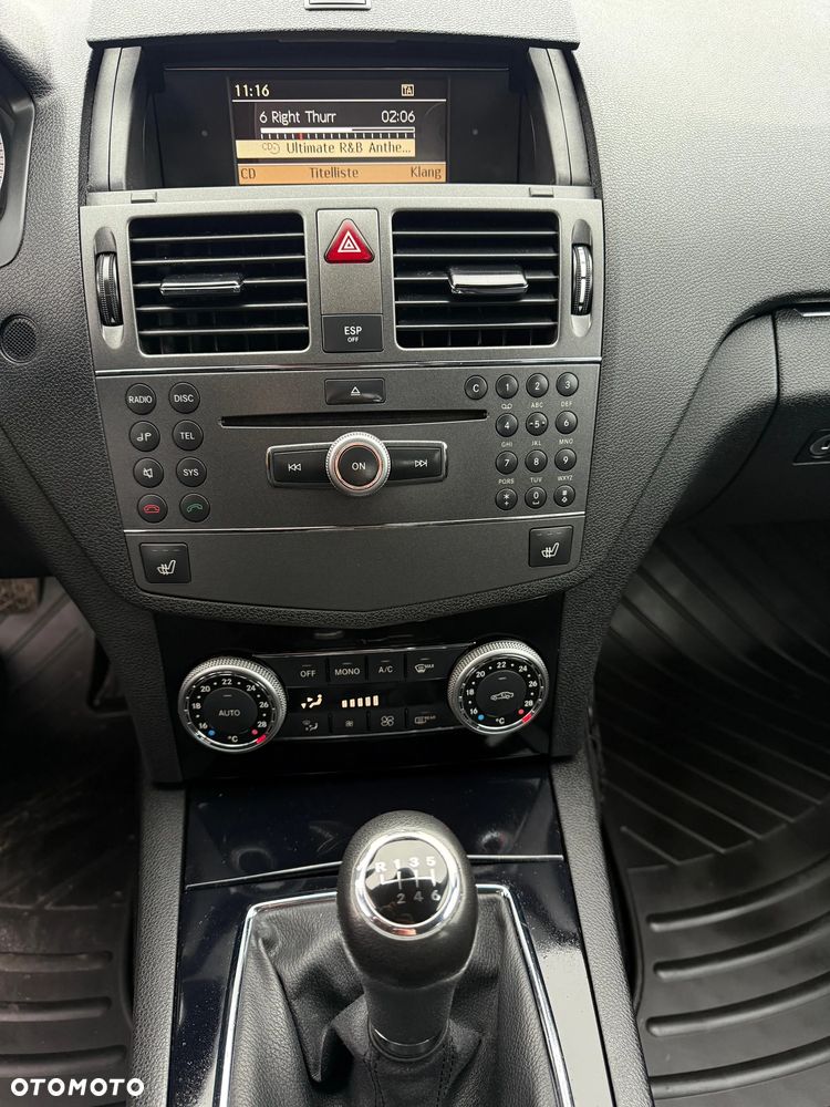 Mercedes-Benz Klasa C 180 Kompressor BlueEFFICIENCY Elegance - 22