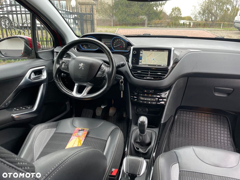 Peugeot 2008 1.2 Pure Tech Allure S&S - 9