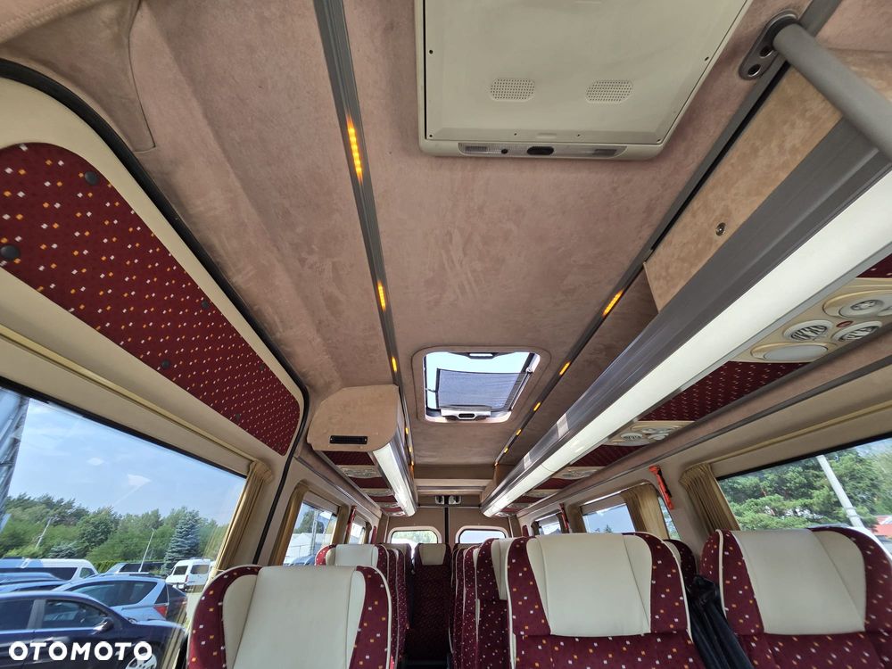 Mercedes-Benz Sprinter - 26