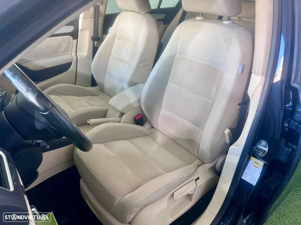 VW Golf 2.0 TDi Confortline DSG - 30