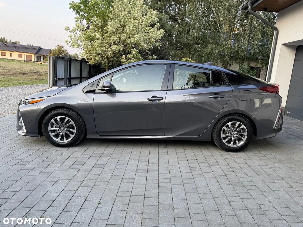 Toyota Prius Hybrid Executive - 19