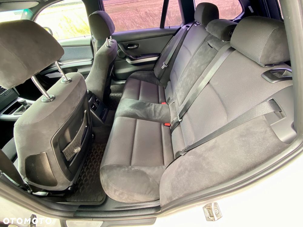 BMW Seria 3 330d DPF Edition Sport - 13
