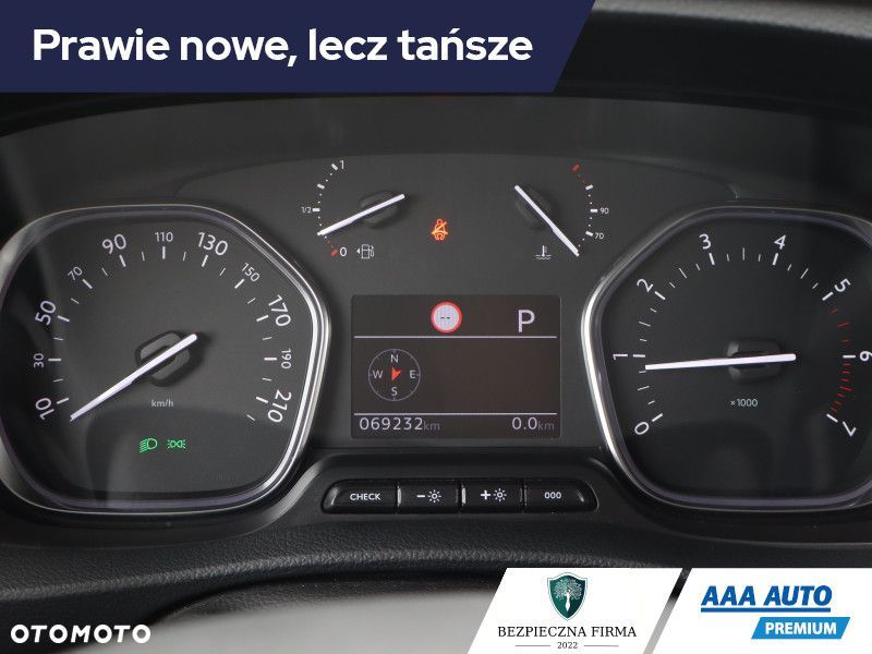 Peugeot Traveller - 12