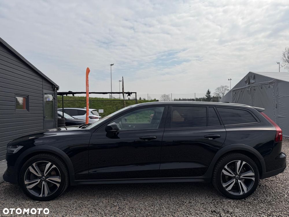 Volvo V60 Cross Country B4 D AWD Geartronic Pro - 25