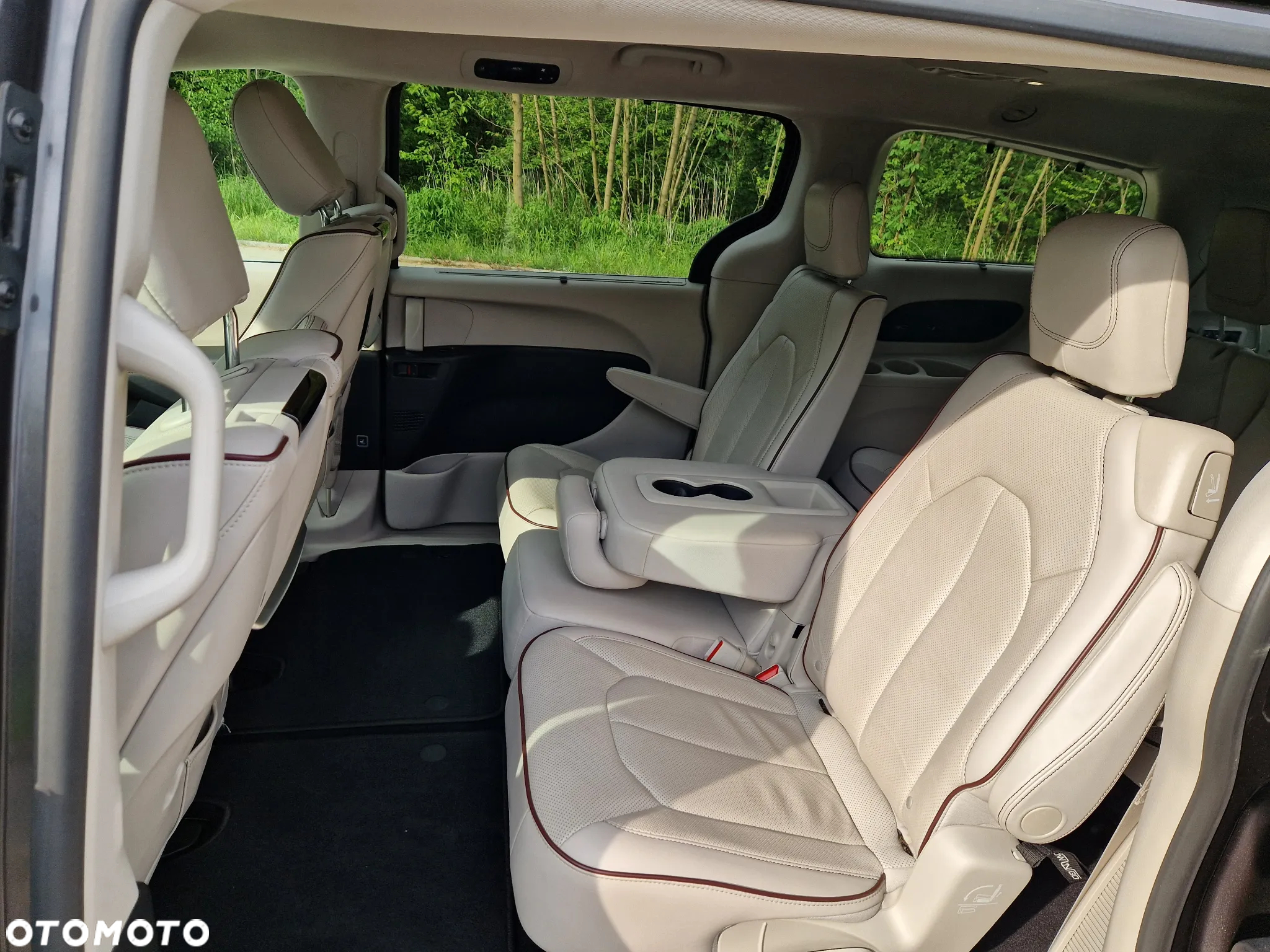Chrysler Pacifica - 15