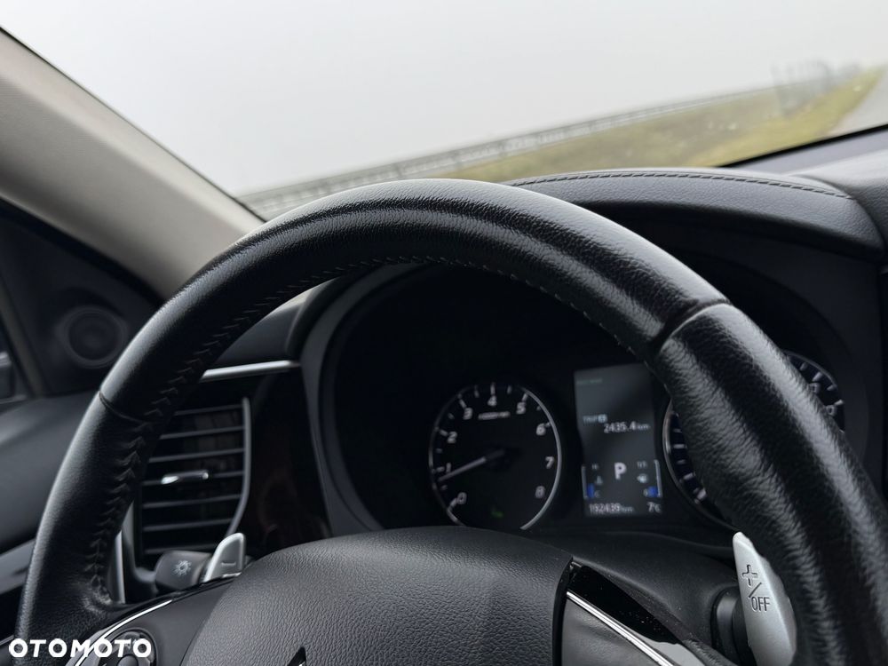 Mitsubishi Outlander 2.0 2WD CVT Diamant Edition+ - 37