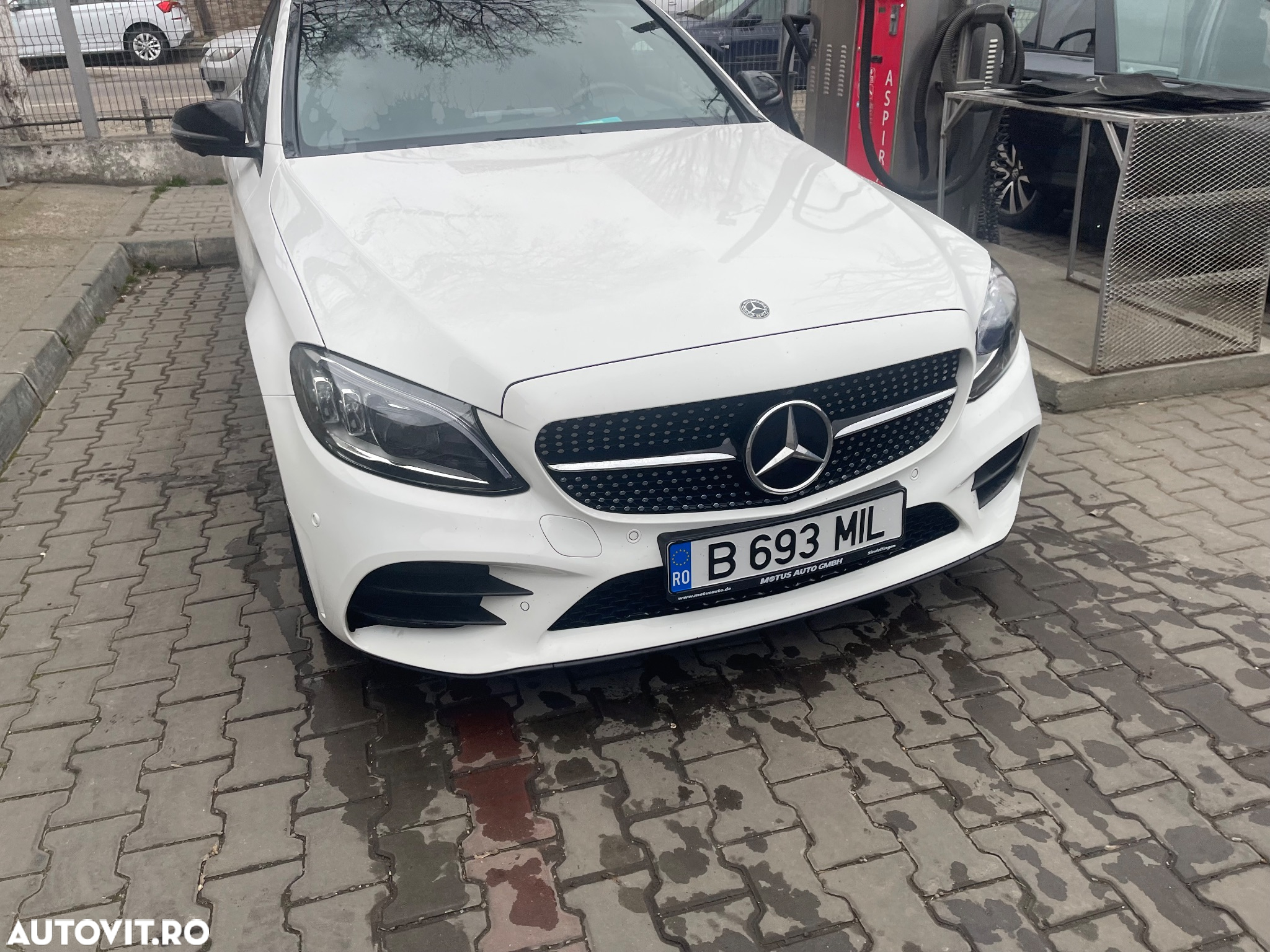 Mercedes-Benz C 220 d 9G-TRONIC AMG Line - 4
