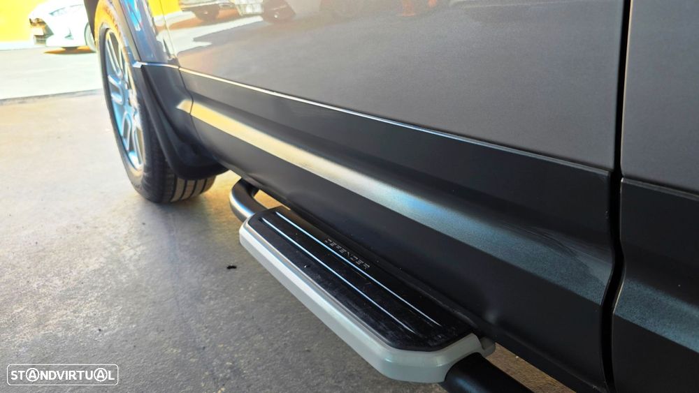 Land Rover Defender 2.0 D 110 AWD S - 34