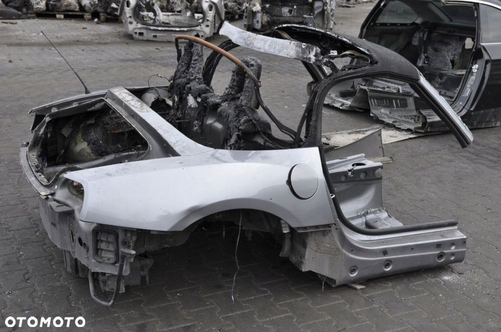 BMW Z4 E85 CABRIO BŁOTNIK PAS WANNA CAŁY TYŁ DUPA - 1