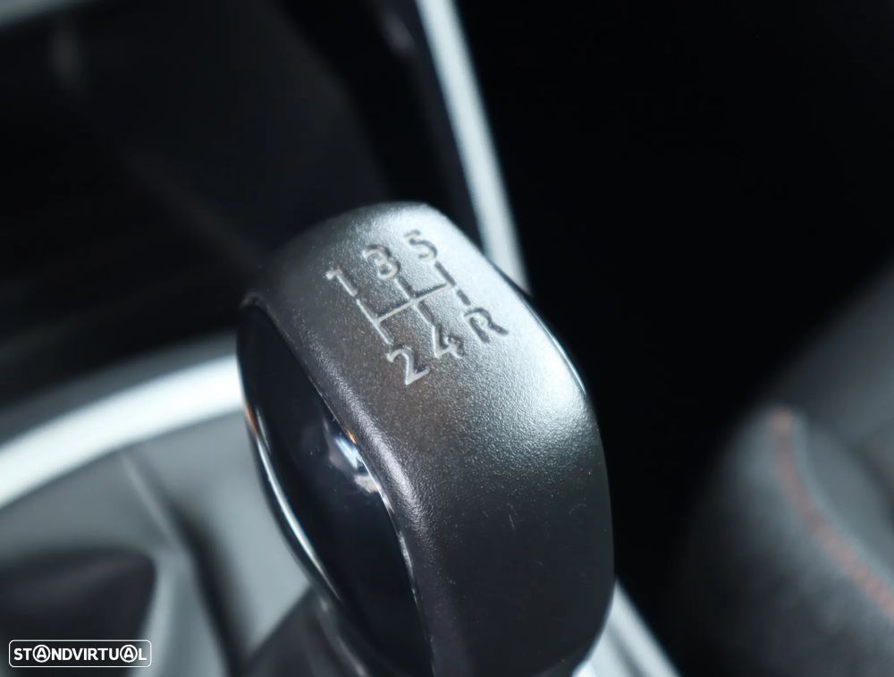 Peugeot 208 1.2 PureTech Active - 36