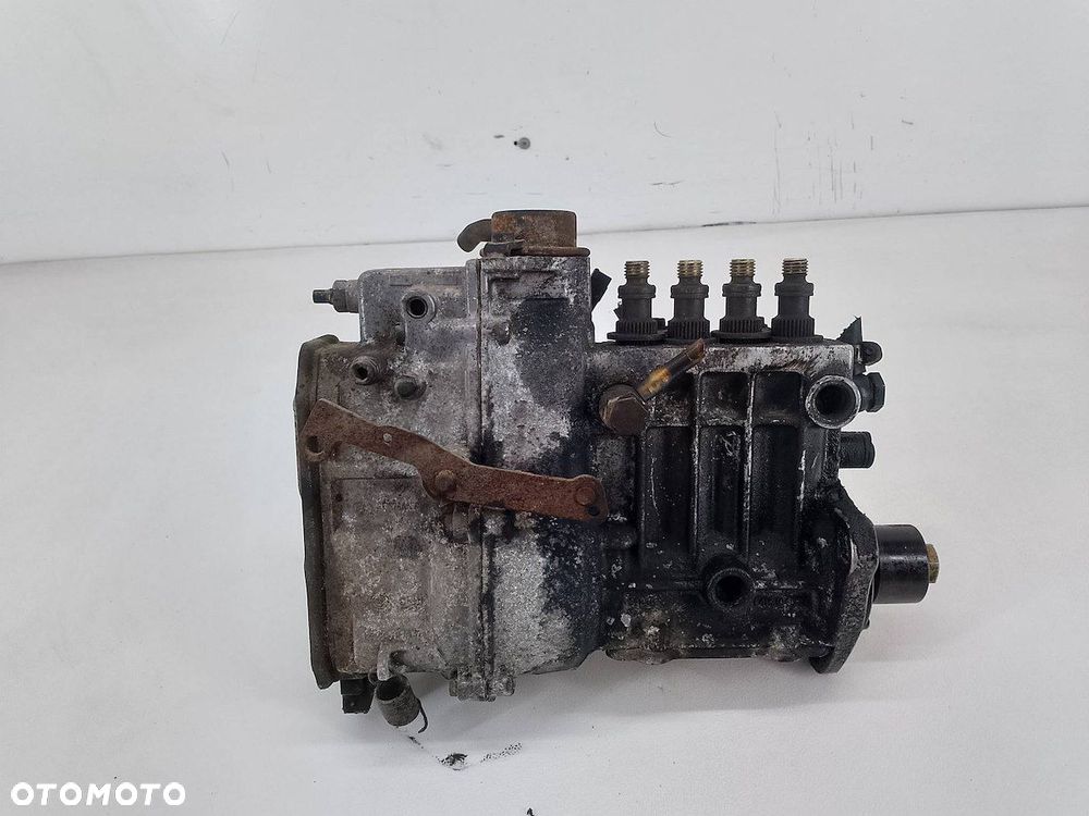 POMPA WTRYSKOWA MERCEDES-BENZ W123 6160705401 0400074981 2.4 D - 4
