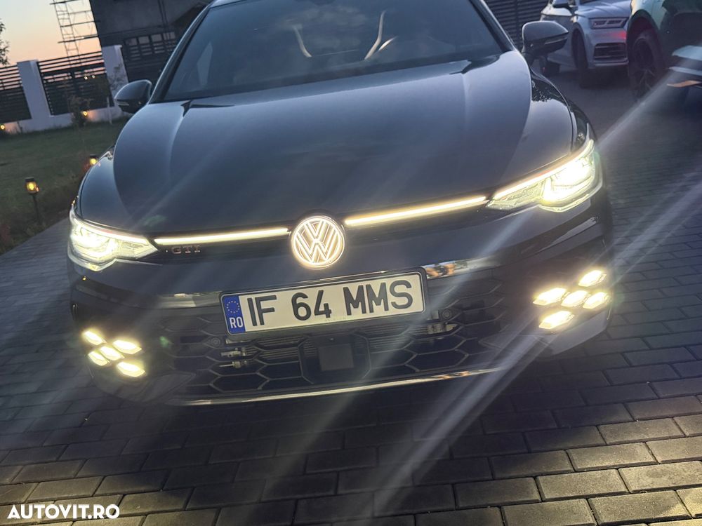 Volkswagen Golf - 22