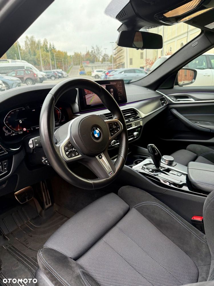 BMW Seria 5 530d xDrive M Sport sport - 12