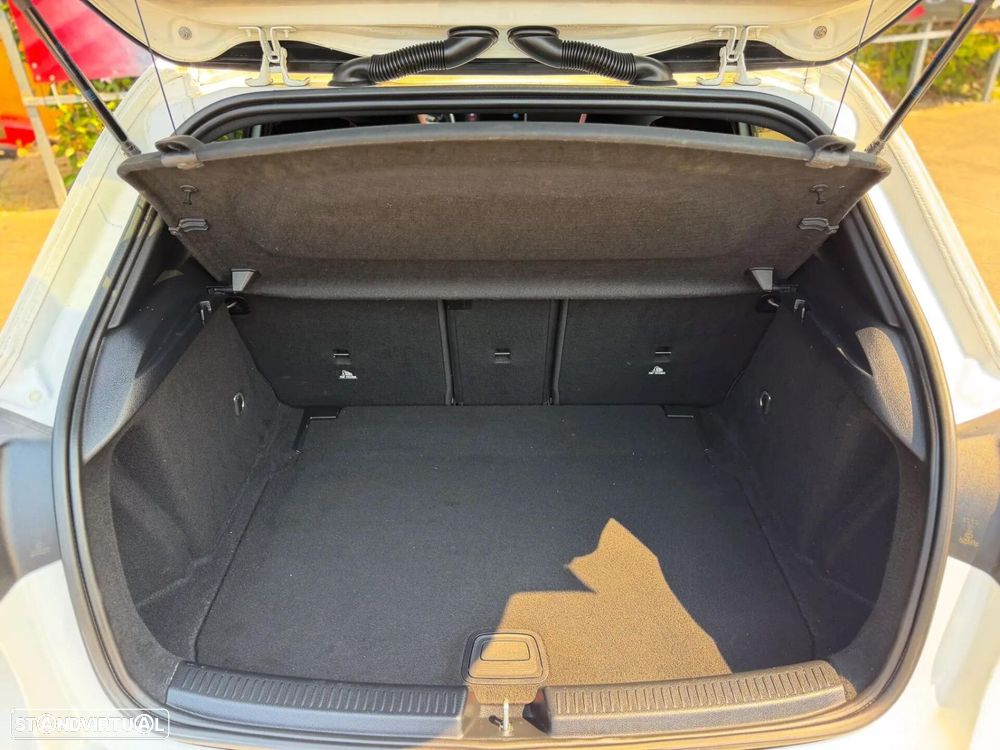 Mercedes-Benz A 180 d AMG Line - 14
