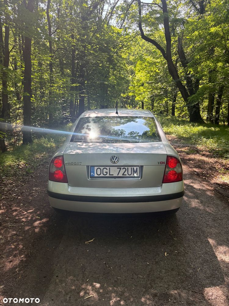 Volkswagen Passat 1.9 TDI Comfortline - 5