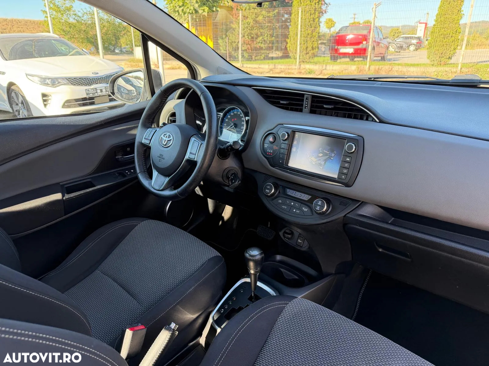 Toyota Yaris 1.5 VVT-i HSD Sol - 7