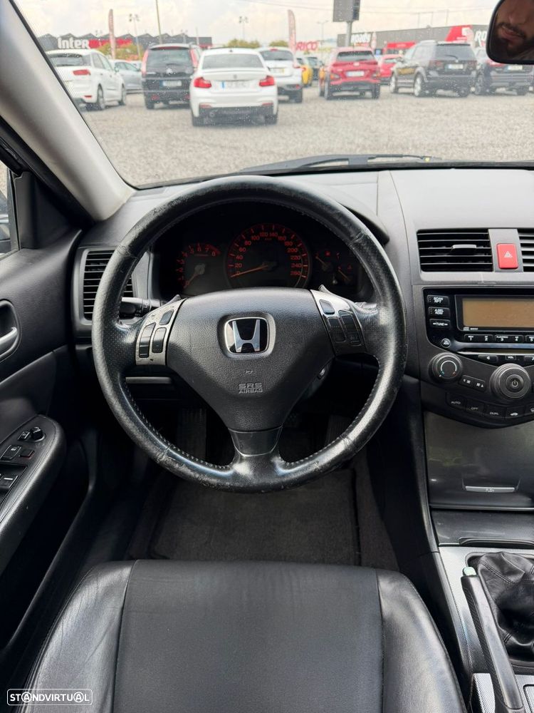 Honda Accord 2.0 Sport - 23