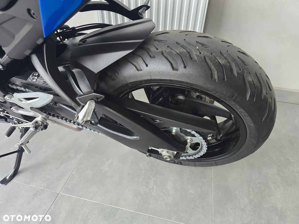 Suzuki GSX - 22