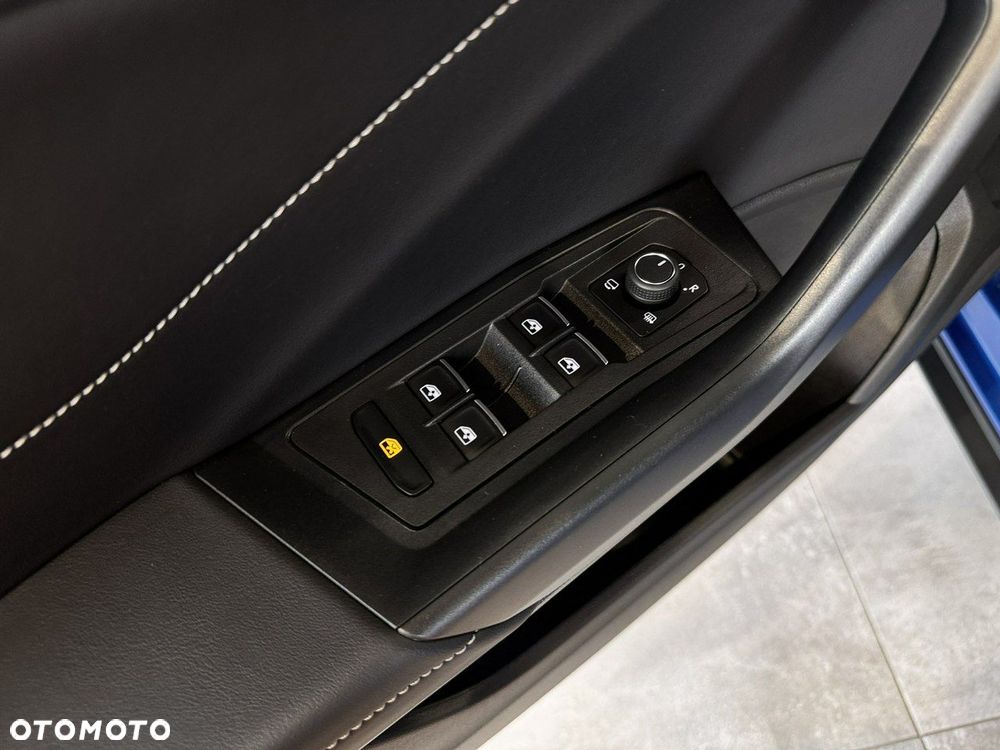 Volkswagen T-Roc - 16