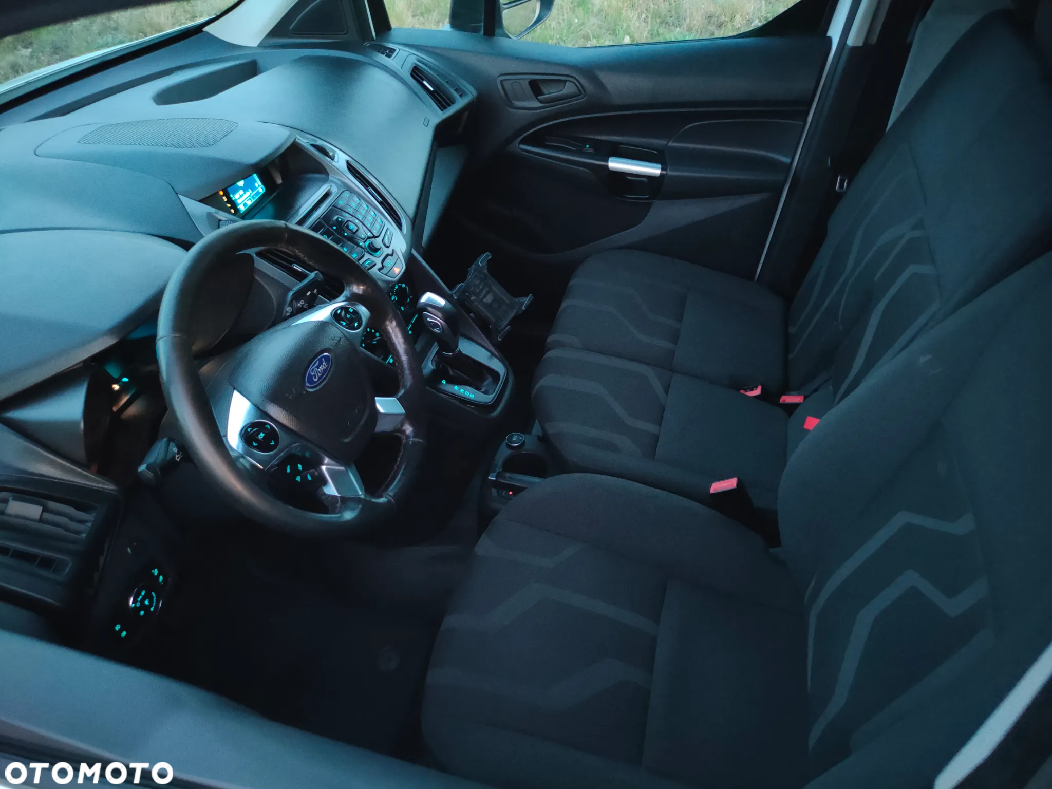 Ford Connect - 32