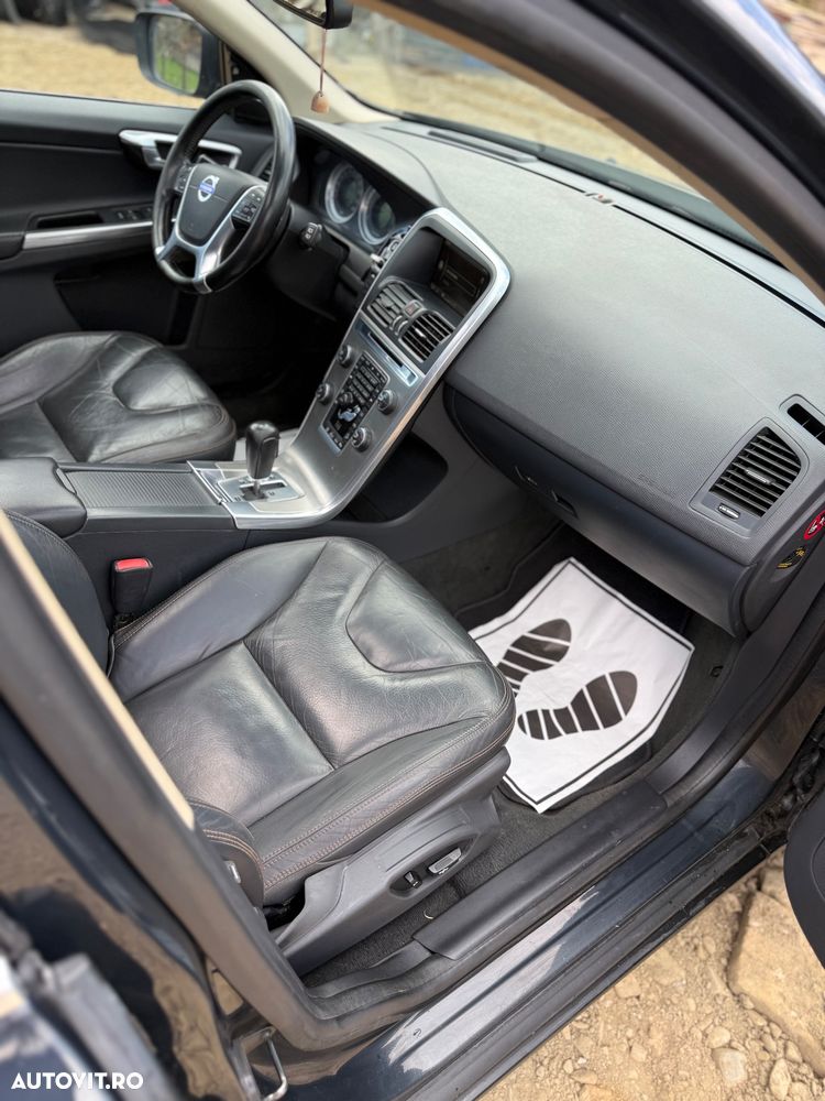 Volvo XC 60 D5 AWD Summum - 8