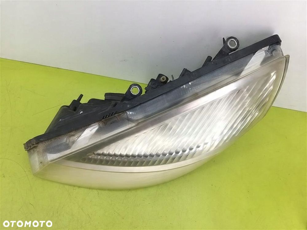 Reflektor lampa przód lewa Renault Scenic II 2003-2006 PRZED LIFT  15810300 - 8