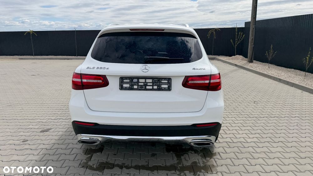 Mercedes-Benz GLC 220 d 4Matic 9G-TRONIC Exclusive - 19