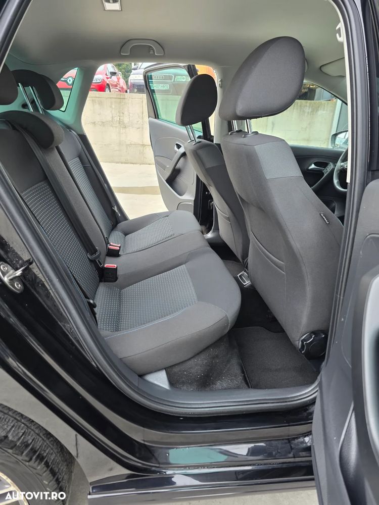 Volkswagen Polo 1.4 TDI Blue Motion Technology Lounge - 9