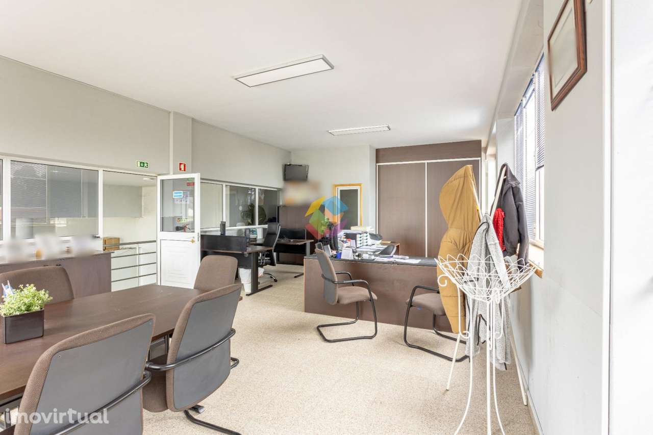 Armazém na Zona Industrial de São João de Vêr - Grande imagem: 2/29