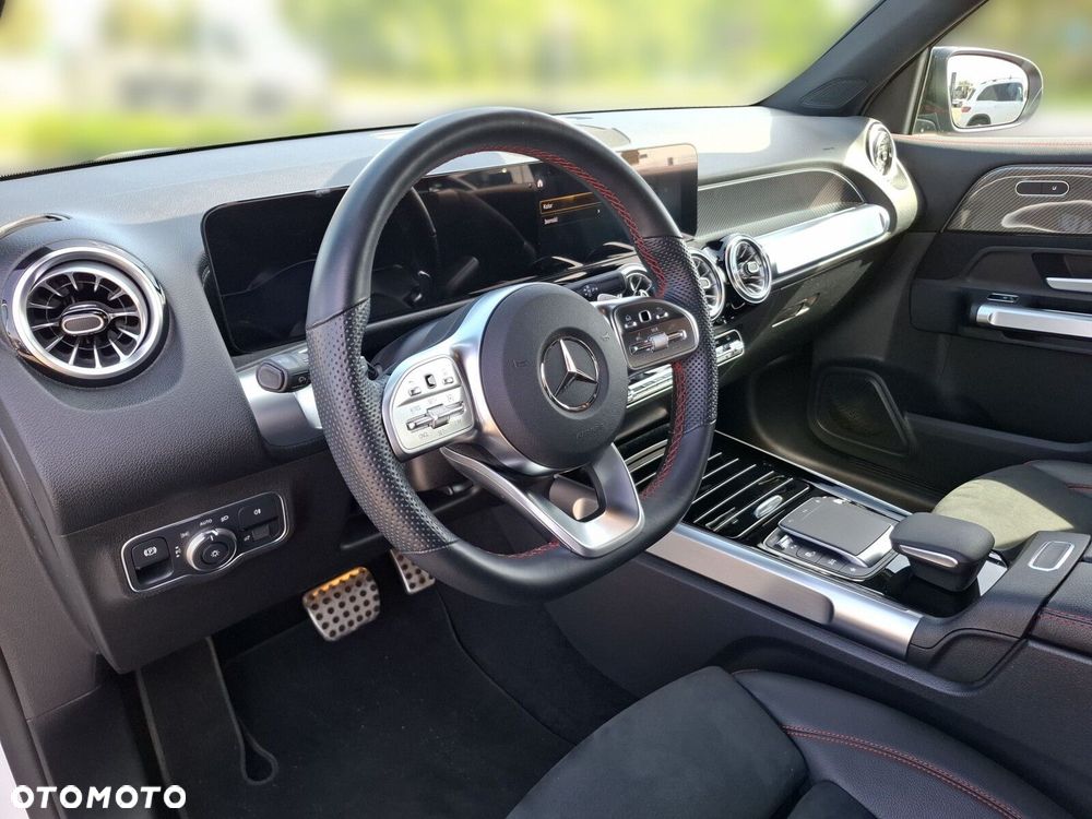 Mercedes-Benz GLB 200 4-Matic AMG Line 8G-DCT - 10