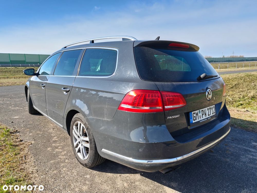 Volkswagen Passat Variant 2.0 TDI DSG BlueMotion Technology Business Edition - 4