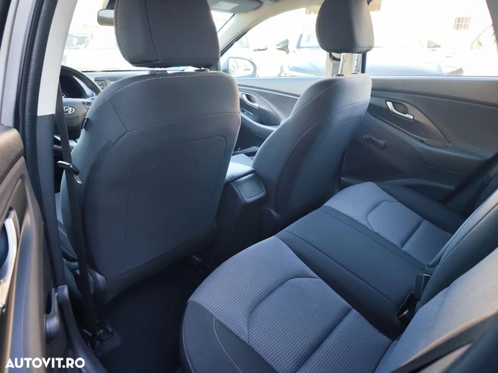 Hyundai i30 1.5 110CP 5DR M/T Comfort - 11