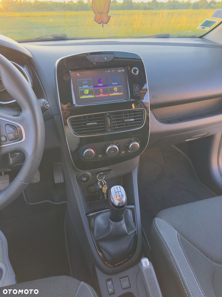 Renault Clio - 17