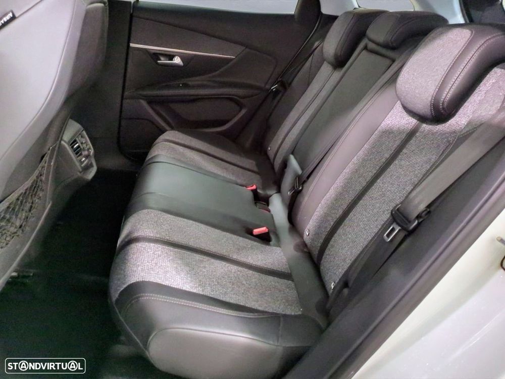 Peugeot 3008 1.2 PureTech Allure - 7