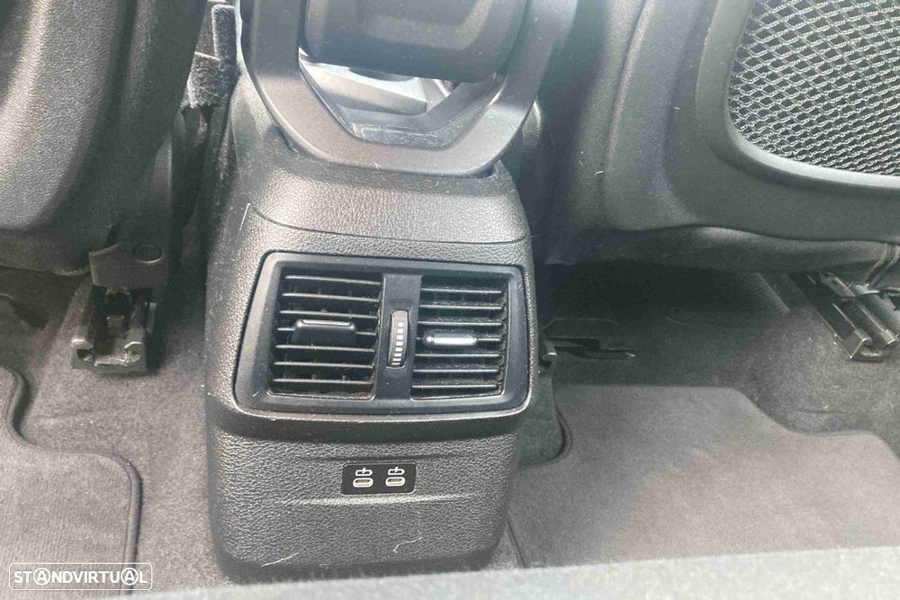 BMW 225xe Active Tourer - 21