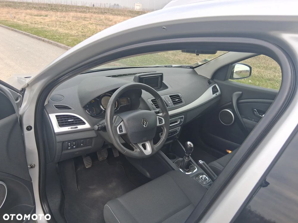 Renault Megane ENERGY dCi 110 Start & Stop LIMITED - 12